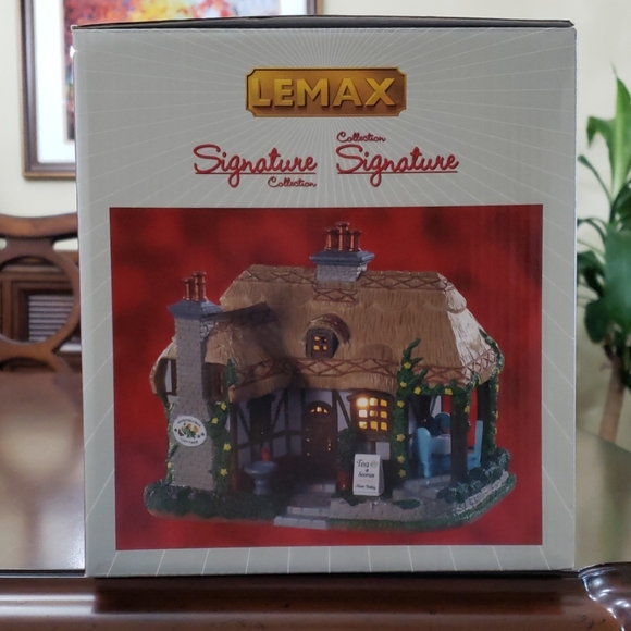 Lemax 'Honeysuckle Cottage' Christmas Village - Picture 4 of 8